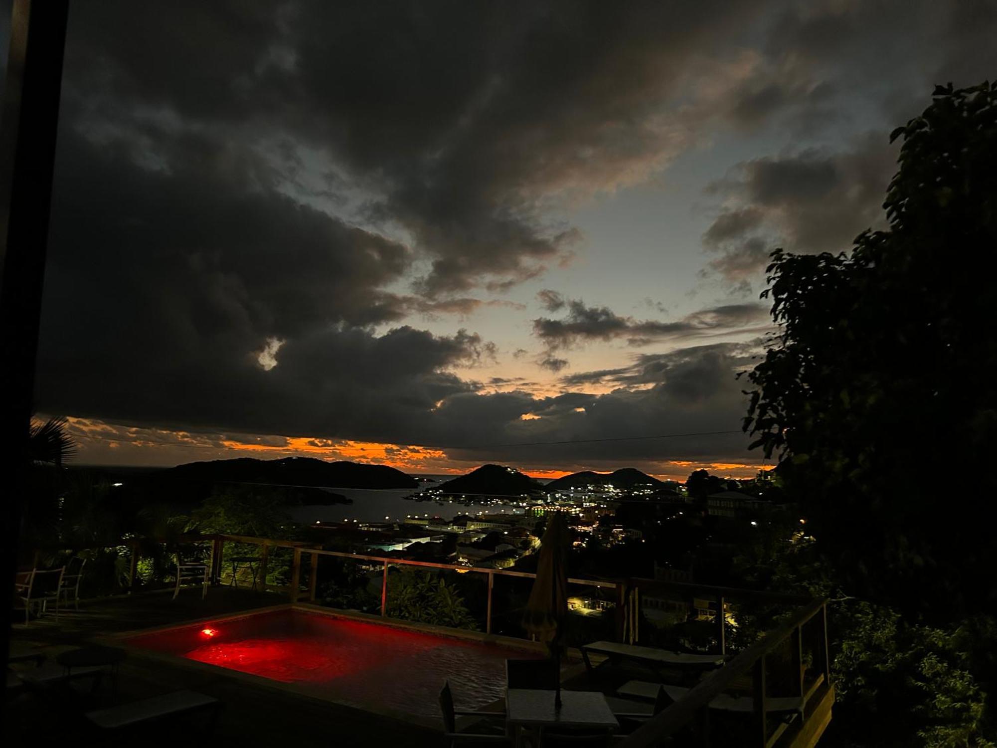 The Green Iguana Hotel Charlotte Amalie Extérieur photo
